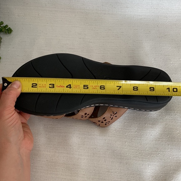 Croft & Barrow Paula Tan Slip On Sandals Woman’s 8M - Picture 13 of 13